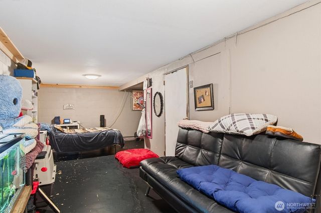 1210 8th Avenue, Longview, WA 98632