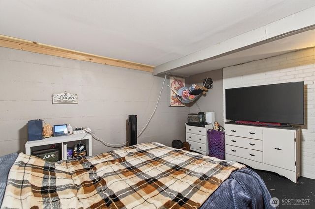 1210 8th Avenue, Longview, WA 98632