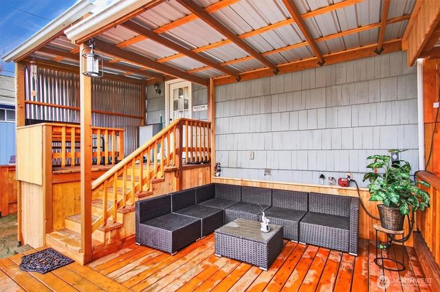 1210 8th Avenue, Longview, WA 98632