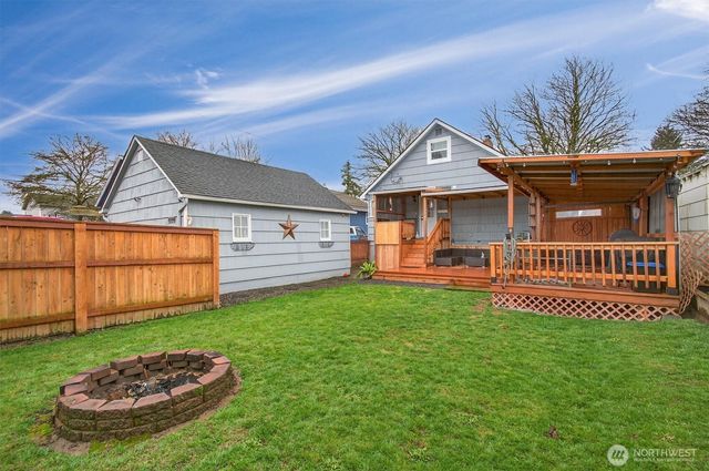 1210 8th Avenue, Longview, WA 98632