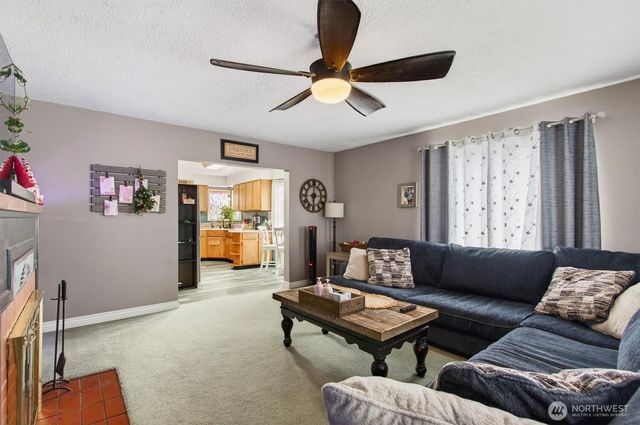 1210 8th Avenue, Longview, WA 98632