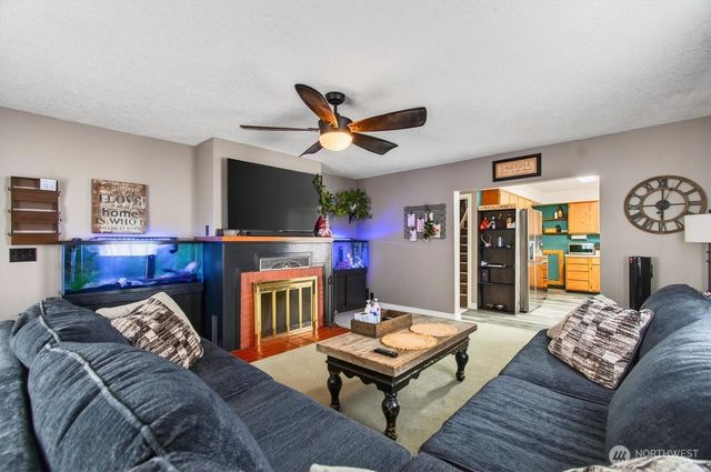 1210 8th Avenue, Longview, WA 98632