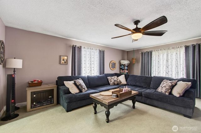 1210 8th Avenue, Longview, WA 98632