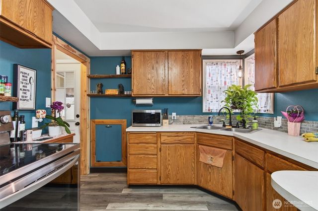 1210 8th Avenue, Longview, WA 98632