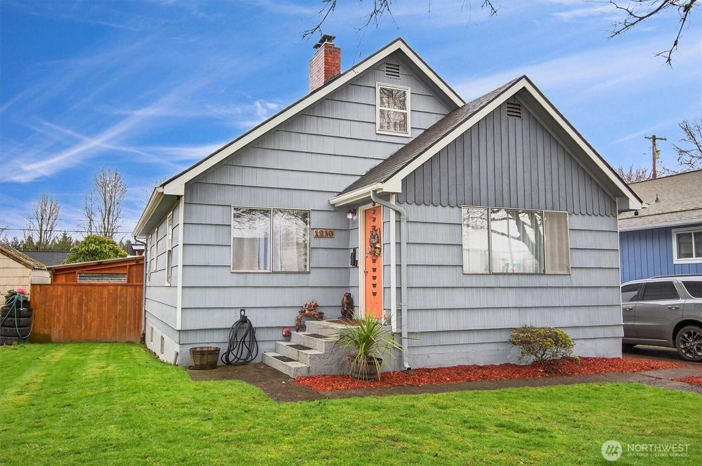 1210 8th Avenue, Longview, WA 98632