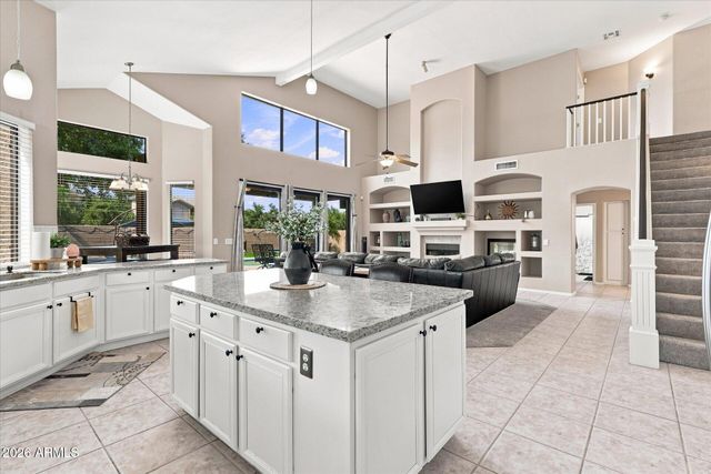 692 W HONEYSUCKLE Drive, Chandler, AZ 85248