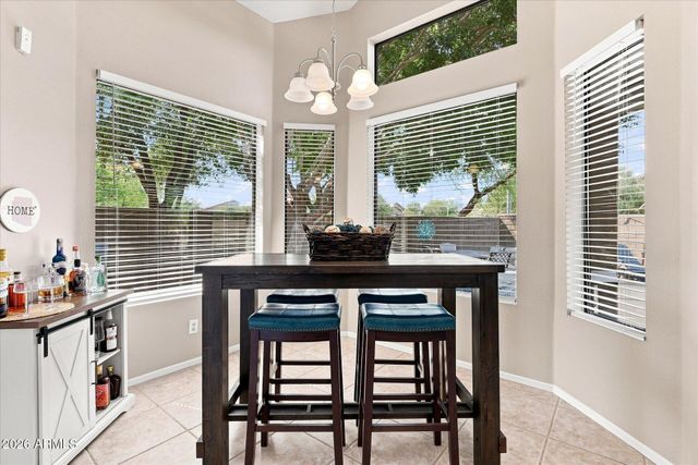692 W HONEYSUCKLE Drive, Chandler, AZ 85248