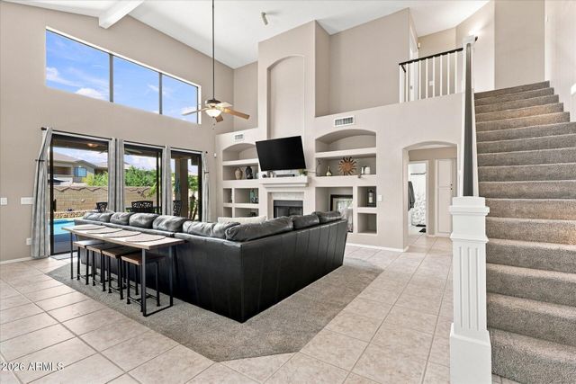 692 W HONEYSUCKLE Drive, Chandler, AZ 85248