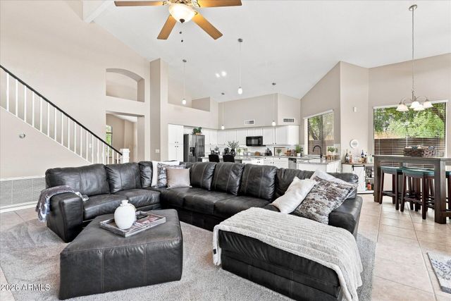 692 W HONEYSUCKLE Drive, Chandler, AZ 85248