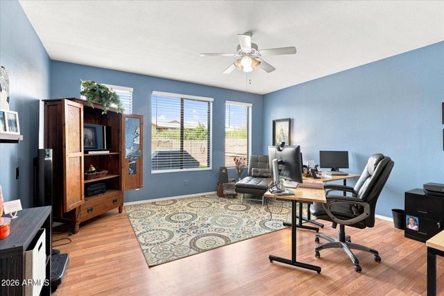 692 W HONEYSUCKLE Drive, Chandler, AZ 85248