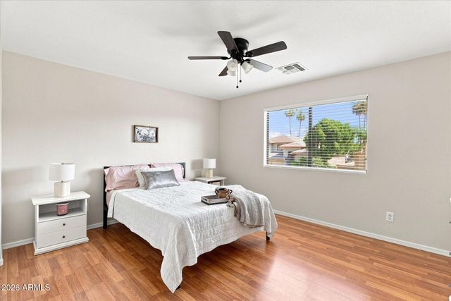 692 W HONEYSUCKLE Drive, Chandler, AZ 85248