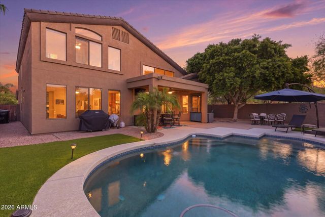 692 W HONEYSUCKLE Drive, Chandler, AZ 85248