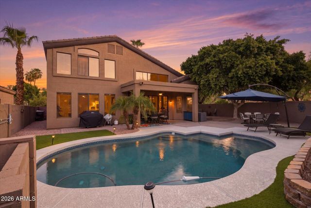 692 W HONEYSUCKLE Drive, Chandler, AZ 85248
