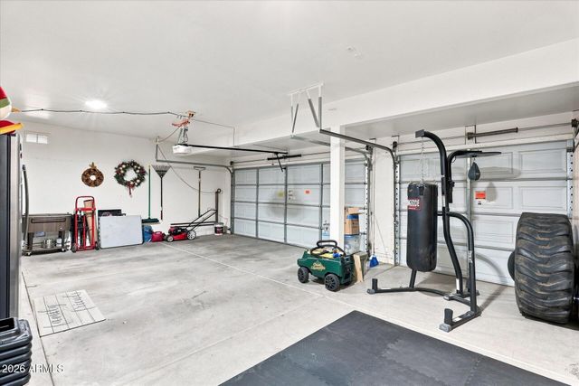 692 W HONEYSUCKLE Drive, Chandler, AZ 85248