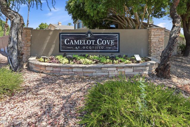 692 W HONEYSUCKLE Drive, Chandler, AZ 85248