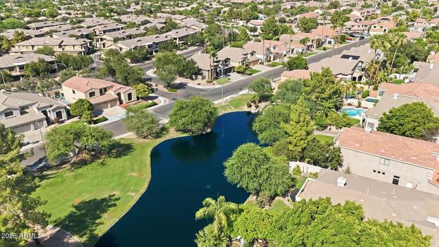 692 W HONEYSUCKLE Drive, Chandler, AZ 85248