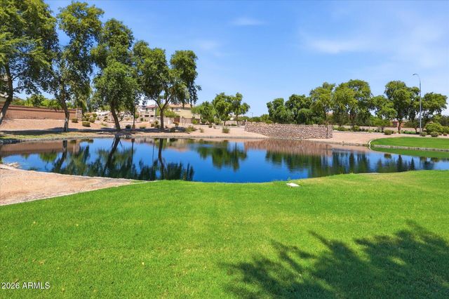 692 W HONEYSUCKLE Drive, Chandler, AZ 85248