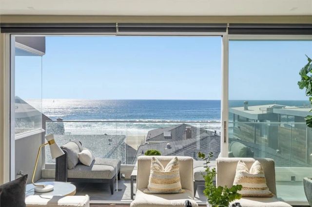 2406 Ocean Drive, Manhattan Beach, CA 90266