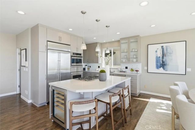 2406 Ocean Drive, Manhattan Beach, CA 90266