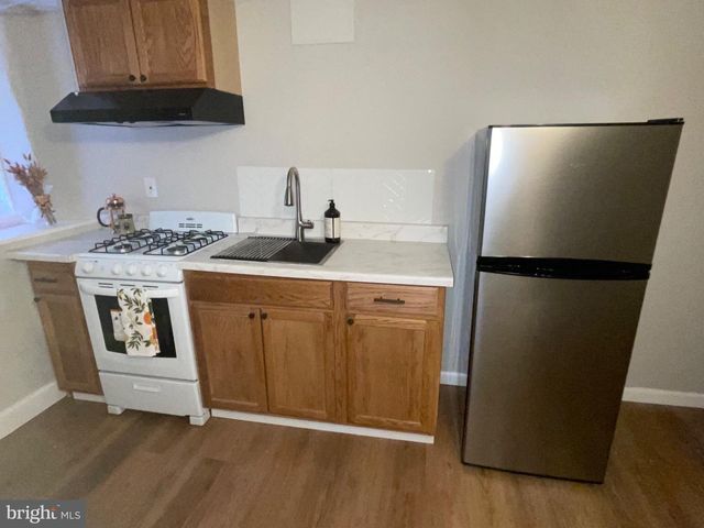 2301 W MOSHER ST, Baltimore, MD 21216