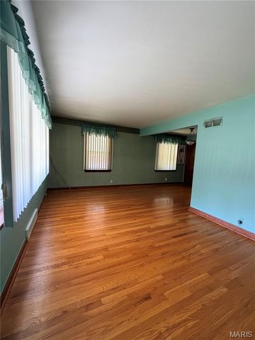 9233 Edna Street, Riverview, MO 63137