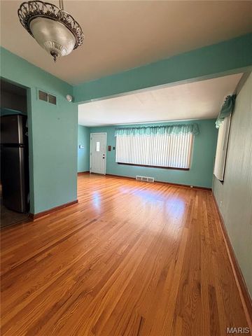 9233 Edna Street, Riverview, MO 63137