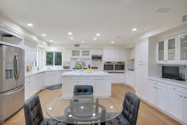 5025 Delita, Woodland Hills, CA 91364