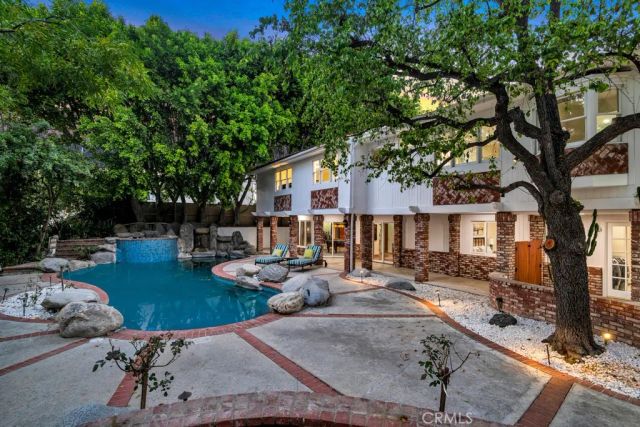 5025 Delita, Woodland Hills, CA 91364