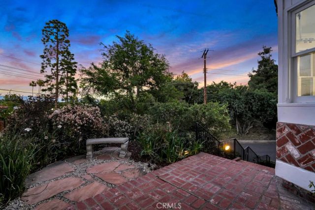 5025 Delita, Woodland Hills, CA 91364