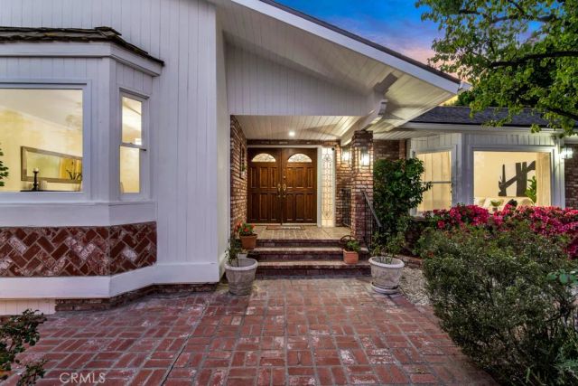 5025 Delita, Woodland Hills, CA 91364