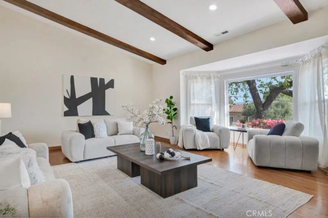 5025 Delita, Woodland Hills, CA 91364