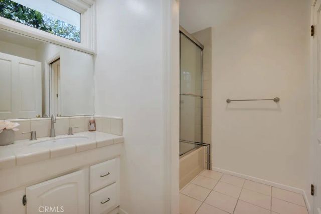 5025 Delita, Woodland Hills, CA 91364