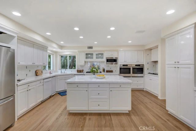 5025 Delita, Woodland Hills, CA 91364