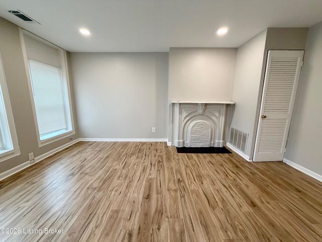2221 W Madison St, Louisville, KY 40211
