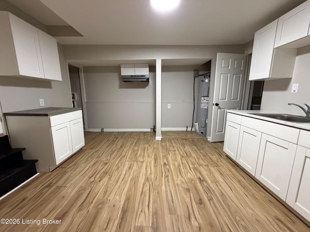2221 W Madison St, Louisville, KY 40211