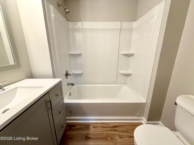 2221 W Madison St, Louisville, KY 40211