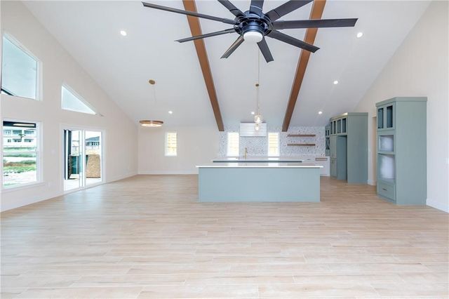 1110 Cape Velero Dr, Rockport, TX 78382