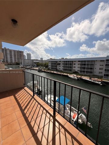 3860 NE 170th St 304, North Miami Beach, FL 33160