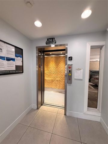 3860 NE 170th St 304, North Miami Beach, FL 33160