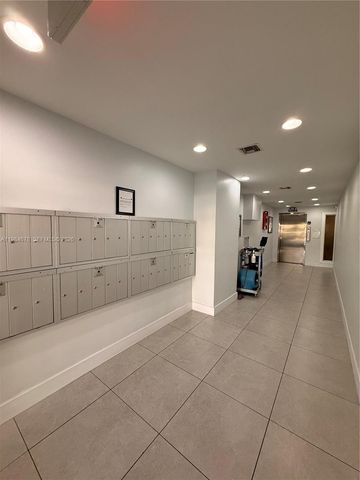 3860 NE 170th St 304, North Miami Beach, FL 33160