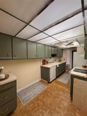 3860 NE 170th St 304, North Miami Beach, FL 33160