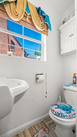 1629 W Poplar St, Stockton, CA 95203