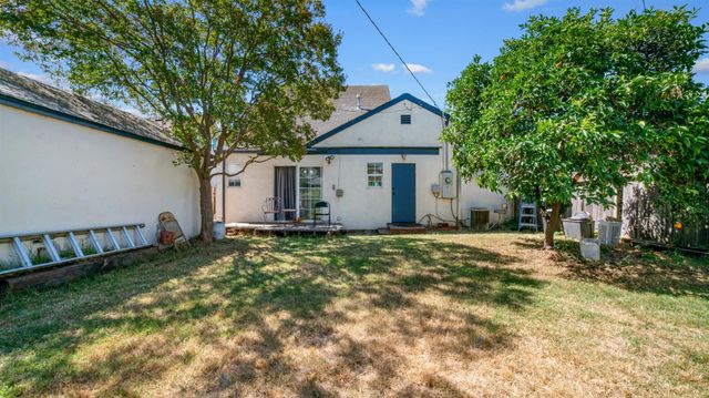 1629 W Poplar St, Stockton, CA 95203