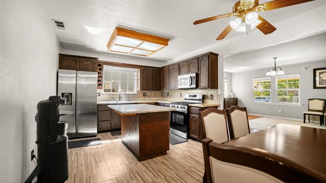 1629 W Poplar St, Stockton, CA 95203