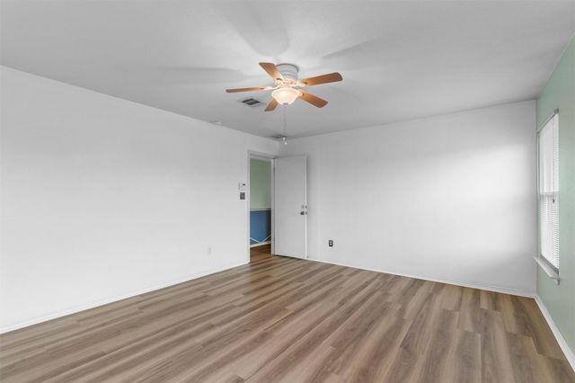 130 Siebert DR, Kyle, TX 78640