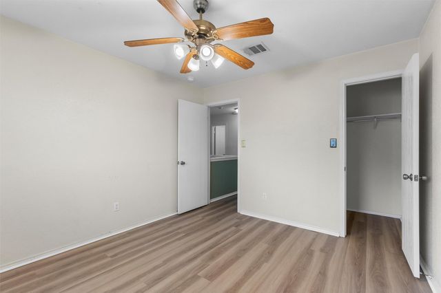 130 Siebert DR, Kyle, TX 78640