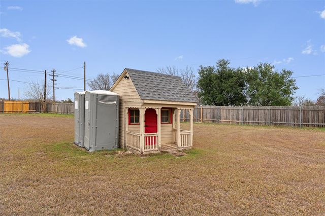 130 Siebert DR, Kyle, TX 78640