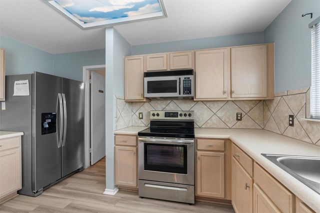 130 Siebert DR, Kyle, TX 78640