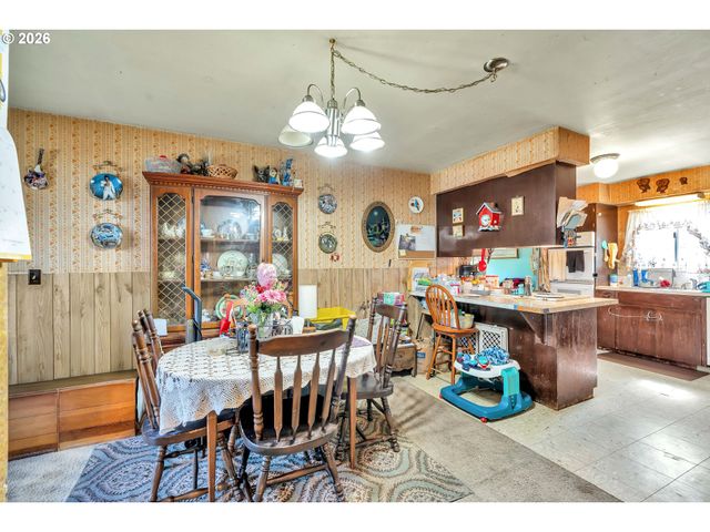 10510 Se HAROLD St, Portland, OR 97266
