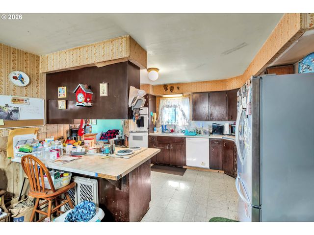 10510 Se HAROLD St, Portland, OR 97266